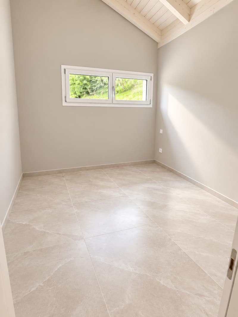 NUOVA COSTRUZIONE: CARATTERISRICO 5,5 LOCALI IMMERSO NELLA NATURA (16)