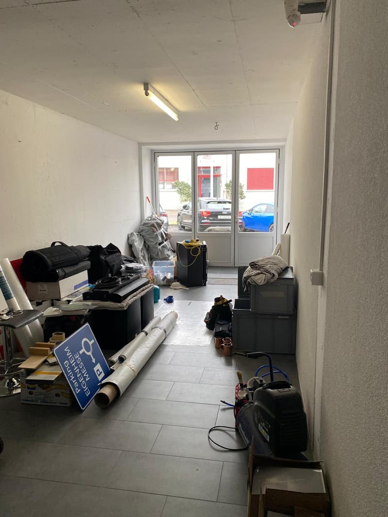 Helles Büro (110m2) mit Lager (45m2) an zentraler Lage in Täuffelen (9)