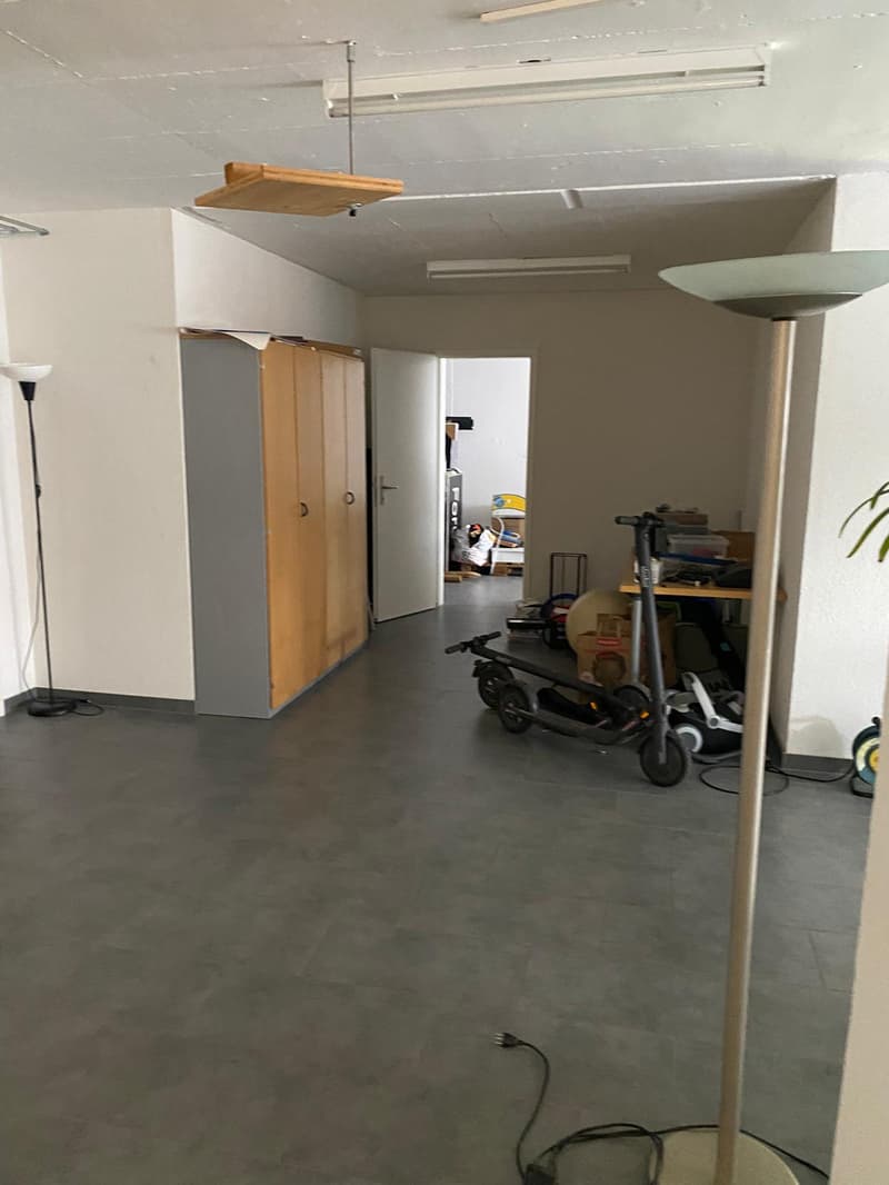 Helles Büro (110m2) mit Lager (45m2) an zentraler Lage in Täuffelen (7)