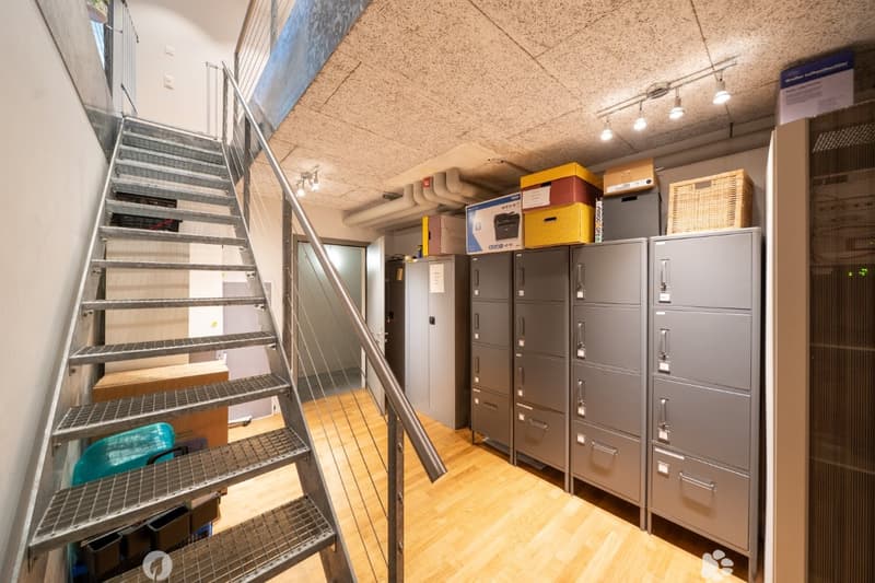 VIELSEITIGE 5-ZIMMER-EINHEIT AN TOPLAGE IN INTERLAKEN – WOHNEN ODER ARBEITEN MIT STIL (7)