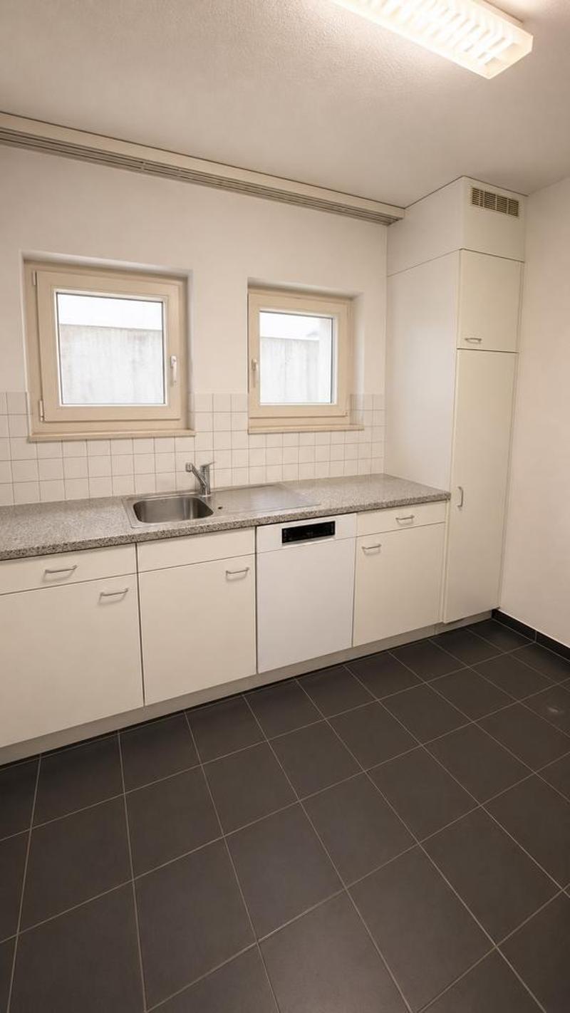 Exklusiv zentral: 2.5-Zimmer-Wohnung in der Metalli Zug (5)