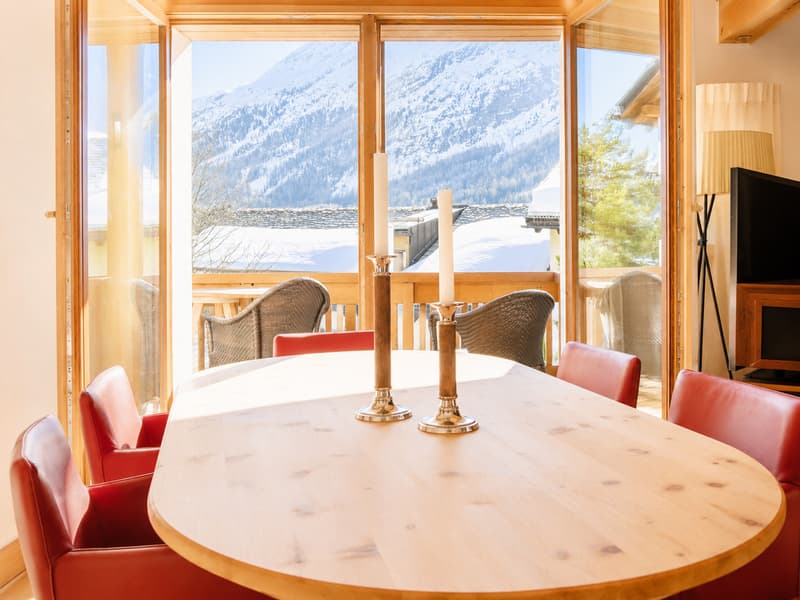 Saisonmiete: 5.5 Zimmer Dachwohnung mit Hotelanbindung (2)