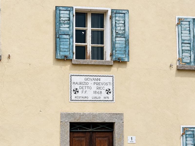 Historisches Wohnhaus mit drei Wohnungen (1)