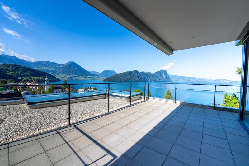 Terrasse mit Sonnenstoren - Obergeschoss