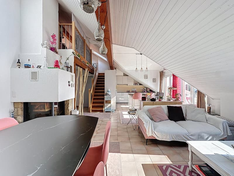 Charmantes Dachwohnung mit 3.5 Zimmern in Savigny (6)