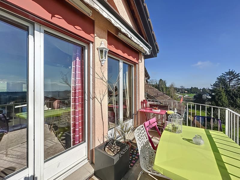 Charmantes Dachwohnung mit 3.5 Zimmern in Savigny (12)
