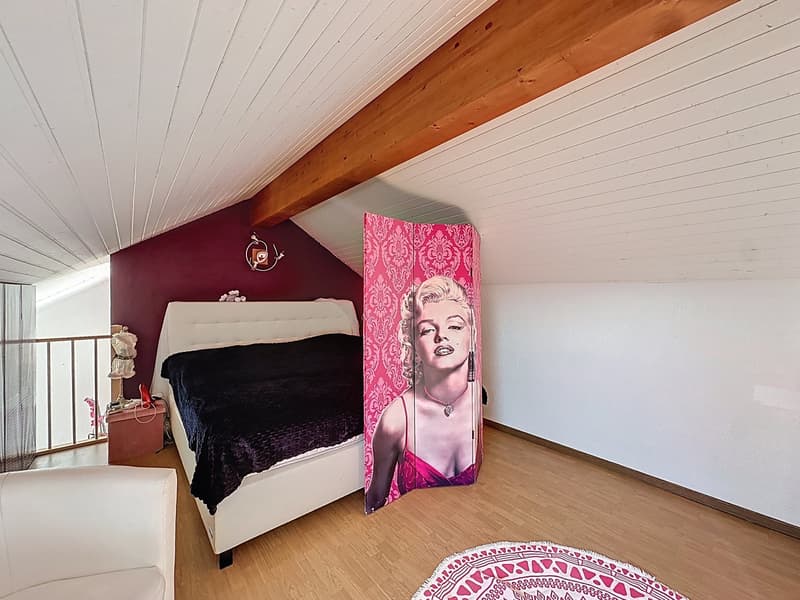 Charmantes Dachwohnung mit 3.5 Zimmern in Savigny (10)