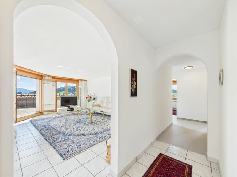 Sonnenparadies mit 180° Bergkino - frisch renovierte 4.5-Zimmer-Terrassenwohnung (11)