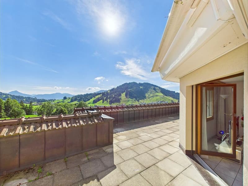 Sonnenparadies mit 180° Bergkino - frisch renovierte 4.5-Zimmer-Terrassenwohnung (5)