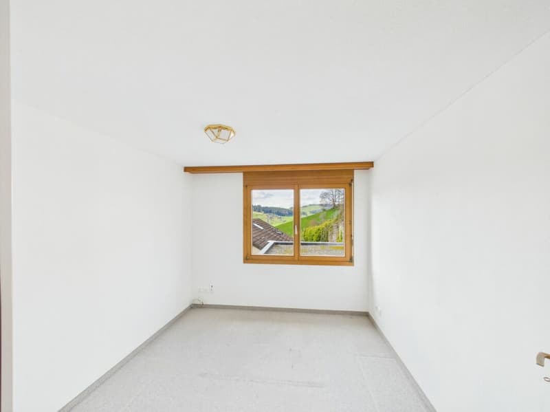 Terrace apartment with 180° mountain views, two bathrooms and lift! (14)