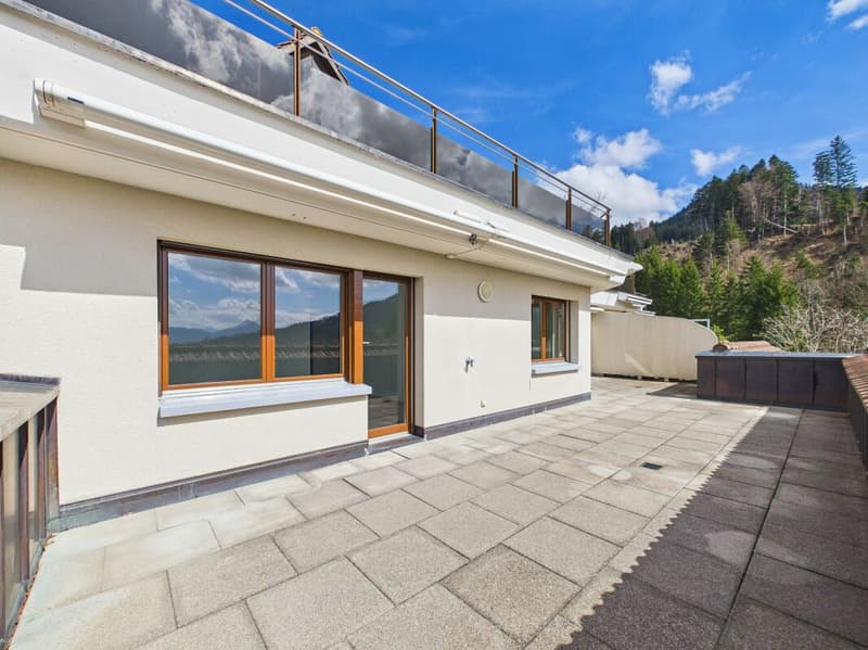Terrace apartment with 180° mountain views, two bathrooms and lift! (1)