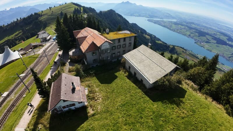 Hôtel Belle-Époque rencontre un terrain à bâtir rare - panorama alpin unique sur la Reine des Montagnes (4)