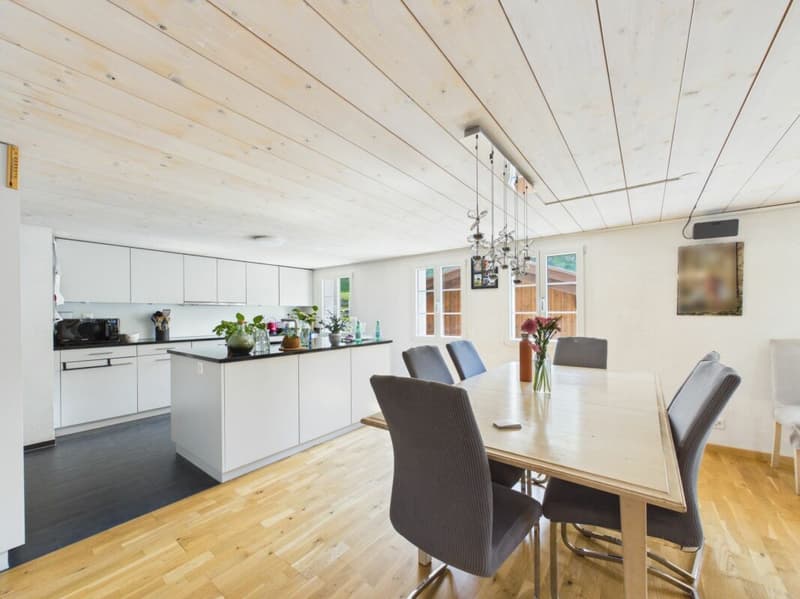 7.5 room single-family house with winter garden, seating area and 2 garage boxes! (5)