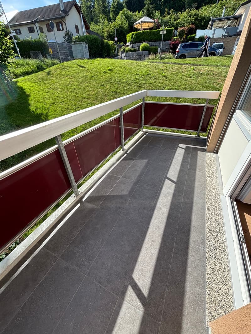 Wohnung mit 2.5 Zimmern, hell und komplett renoviert in Matran – sofort verfügbar (10)