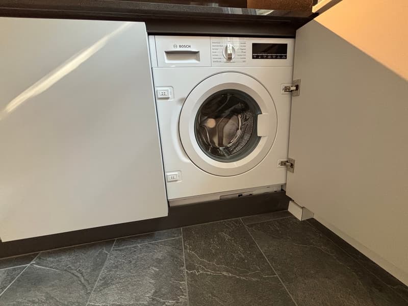 Wohnung mit 2.5 Zimmern, hell und komplett renoviert in Matran – sofort verfügbar (7)