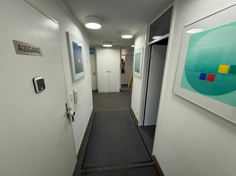 Bureau moderne, prêt à être occupé, 4 pièces avec équipement de haute qualité en centre-ville - à louer immédiatement (3)