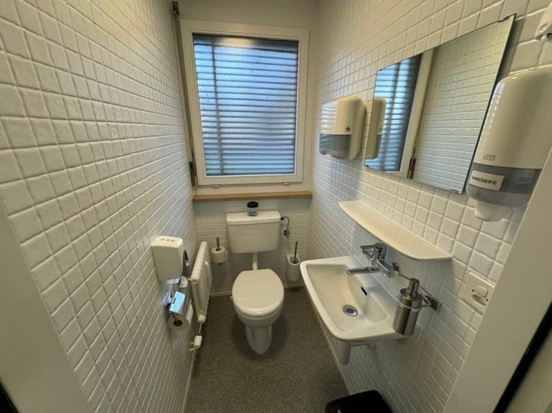Bureau moderne, prêt à être occupé, 4 pièces avec équipement de haute qualité en centre-ville - à louer immédiatement (14)