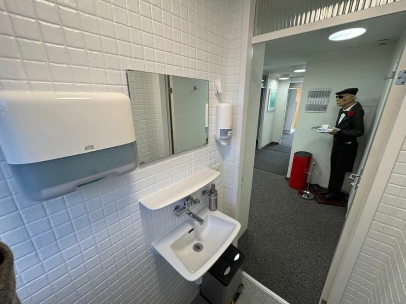 Bureau moderne, prêt à être occupé, 4 pièces avec équipement de haute qualité en centre-ville - à louer immédiatement (13)