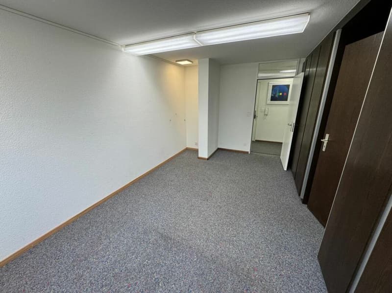 Bureau moderne, prêt à être occupé, 4 pièces avec équipement de haute qualité en centre-ville - à louer immédiatement (2)