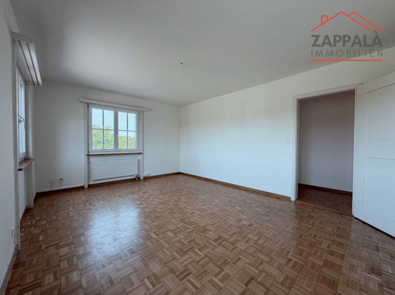 Elegant 4-room ground floor apartment in Schönenbuch (3)