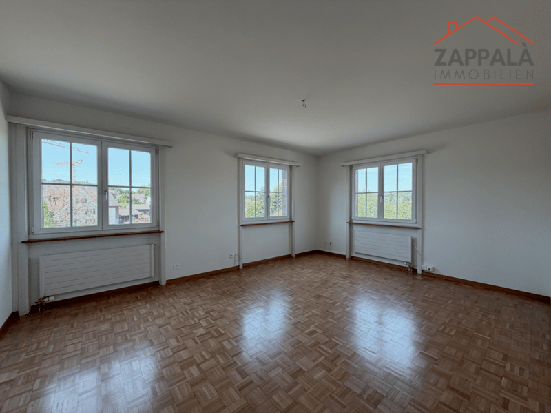 Elegant 4-room ground floor apartment in Schönenbuch (1)