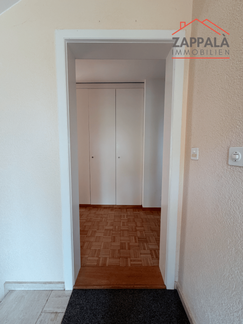 Elegant 4-room ground floor apartment in Schönenbuch (12)