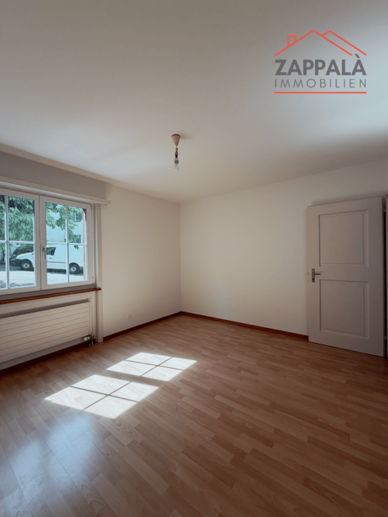 Elegant 4-room ground floor apartment in Schönenbuch (11)