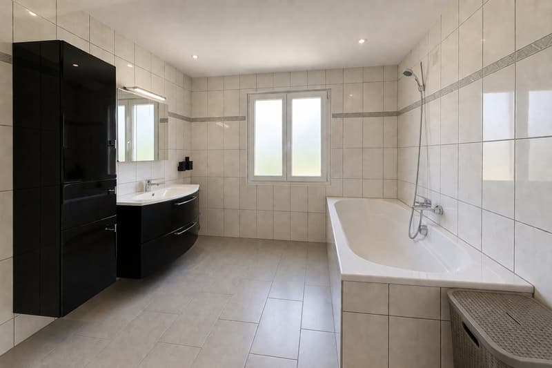 Renovated House 150 m² + 2 Garages (162 m²) | Chénens (6)