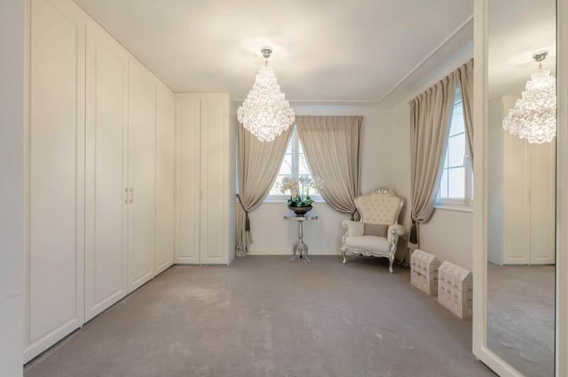 Elegant country house with spacious secondary areas (11)