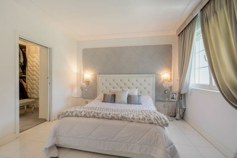Elegant country house with spacious secondary areas (9)