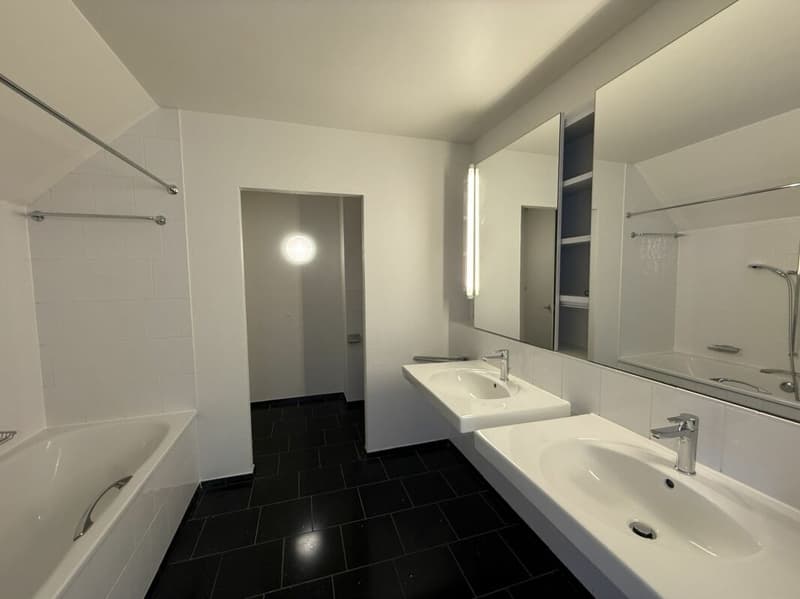 Large 4.5-room maisonette apartment with hobby room (11)