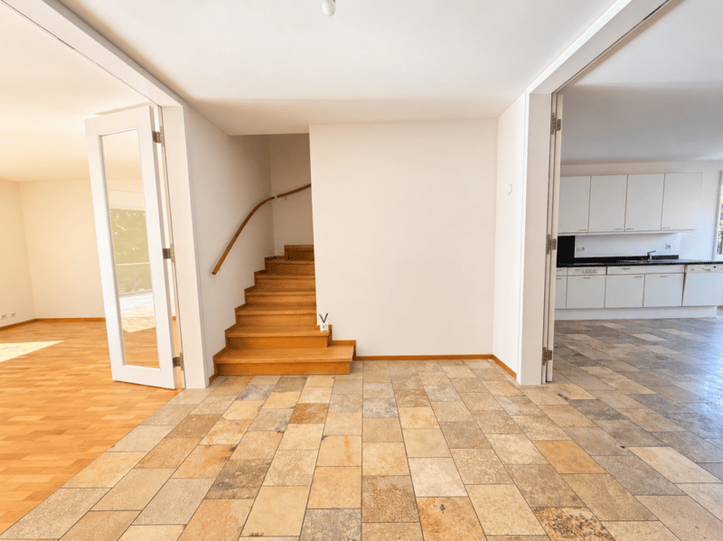 Grosszügige 4.5-Zi.-Maisonette-Wohnung mit Hobbyraum (6)