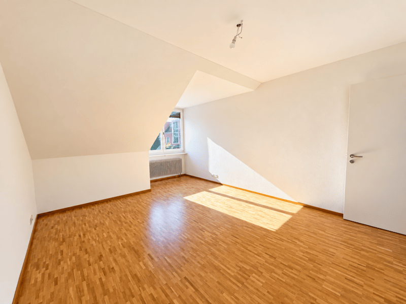 Grosszügige 4.5-Zi.-Maisonette-Wohnung mit Hobbyraum (8)