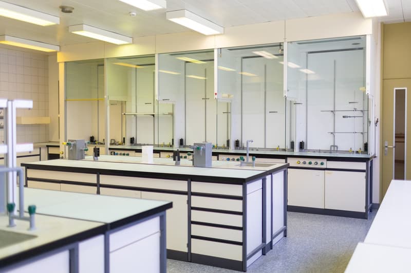 Equipped laboratories (8)
