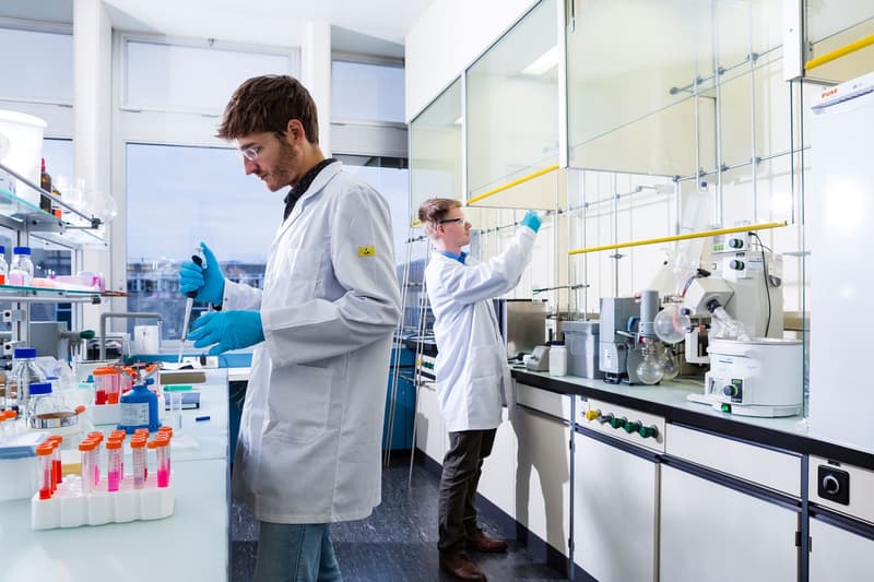 Equipped laboratories (2)
