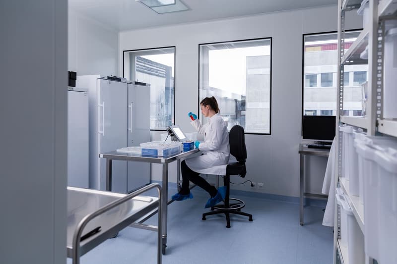 Equipped laboratories (5)