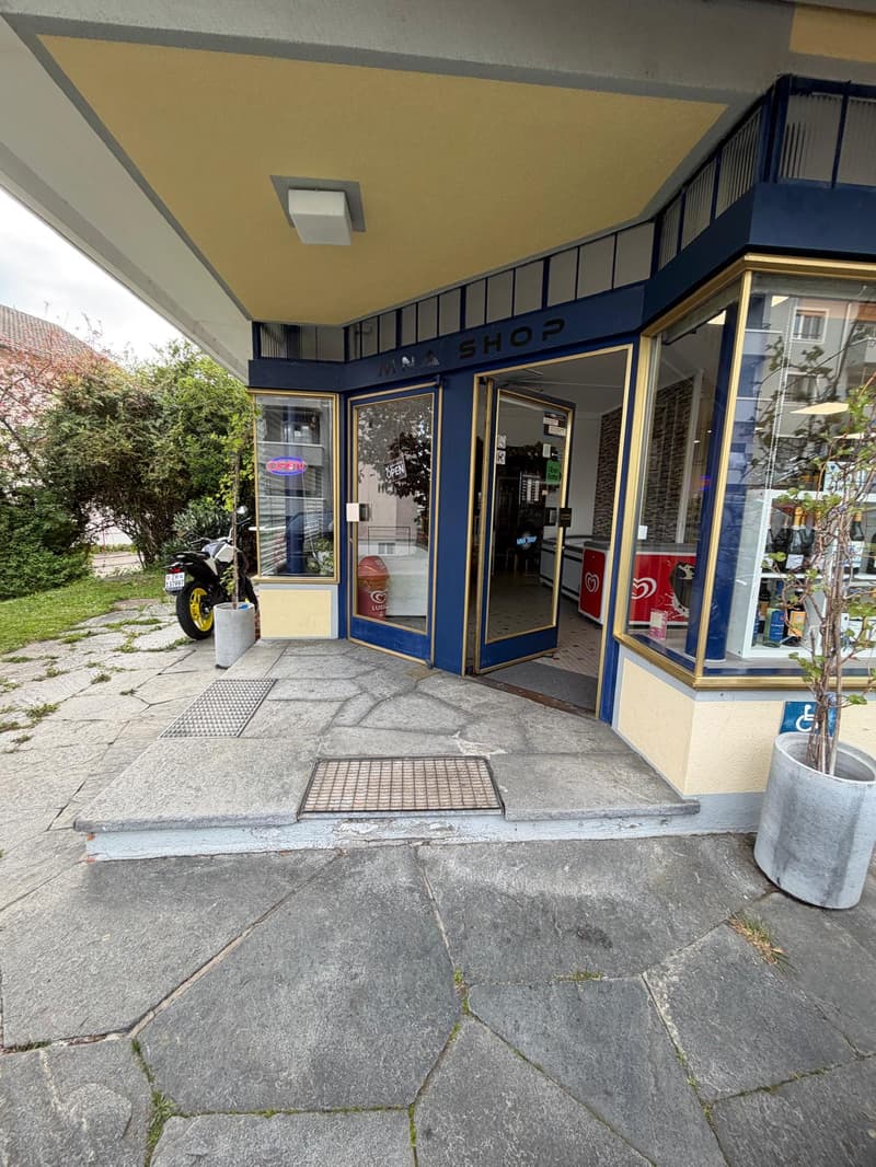 Established store in central location of Wallisellen (1)