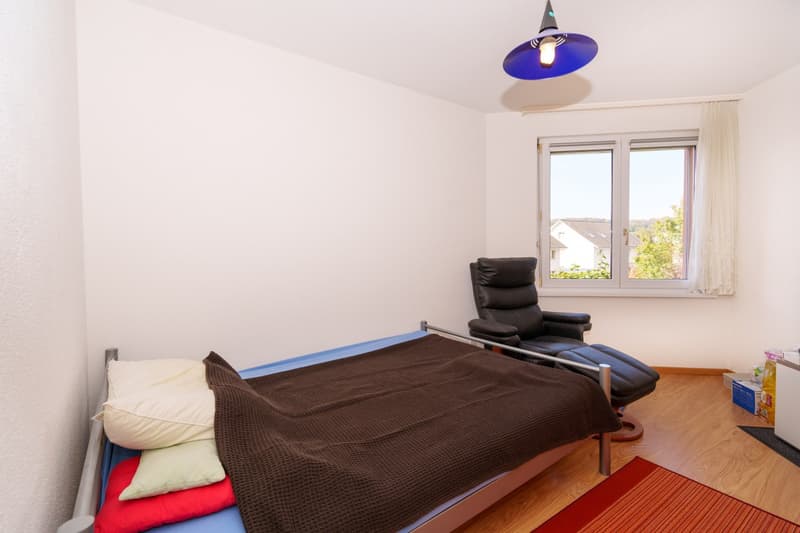 Helle 5.5-Zimmer-Wohnung mit Balkon in ruhiger Lage – Dachsen (4)