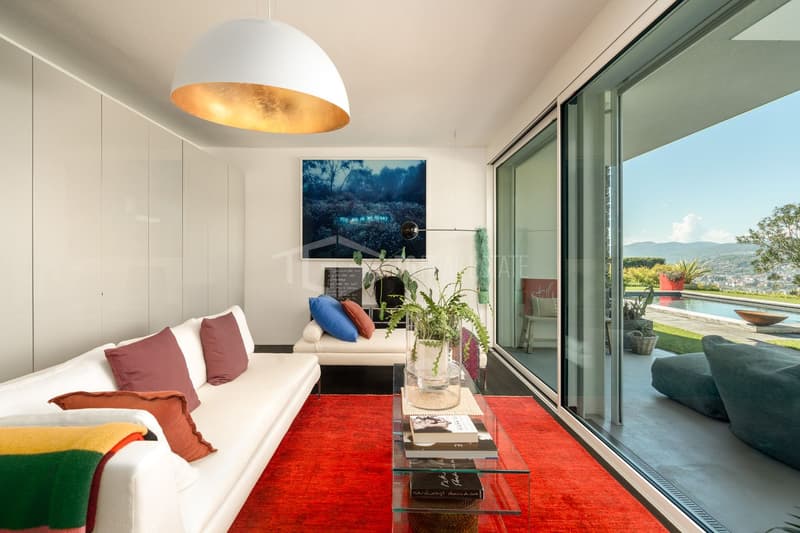 VILLA CONTEMPORANEA CON PISCINA E VISTA LAGO (11)