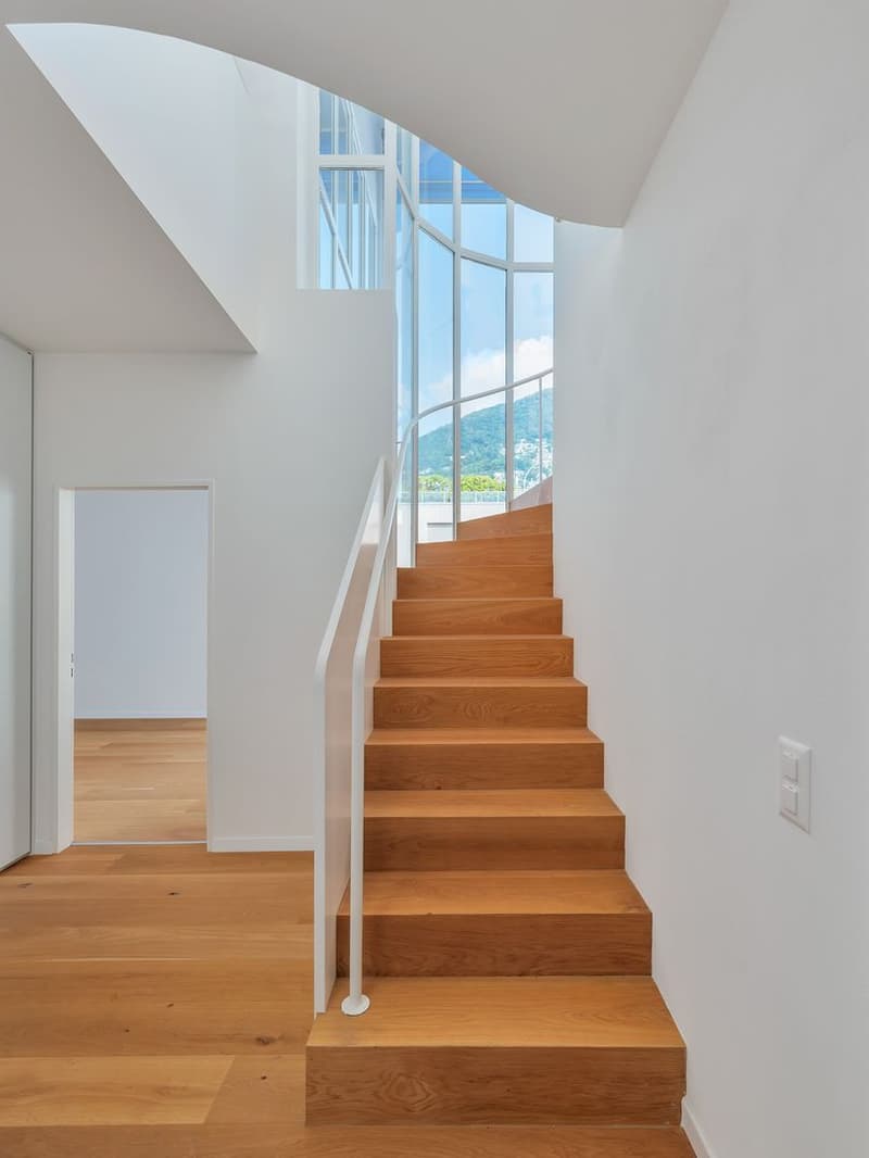 ATTICO DUPLEX CON ROOF E VISTA LAGO (13)