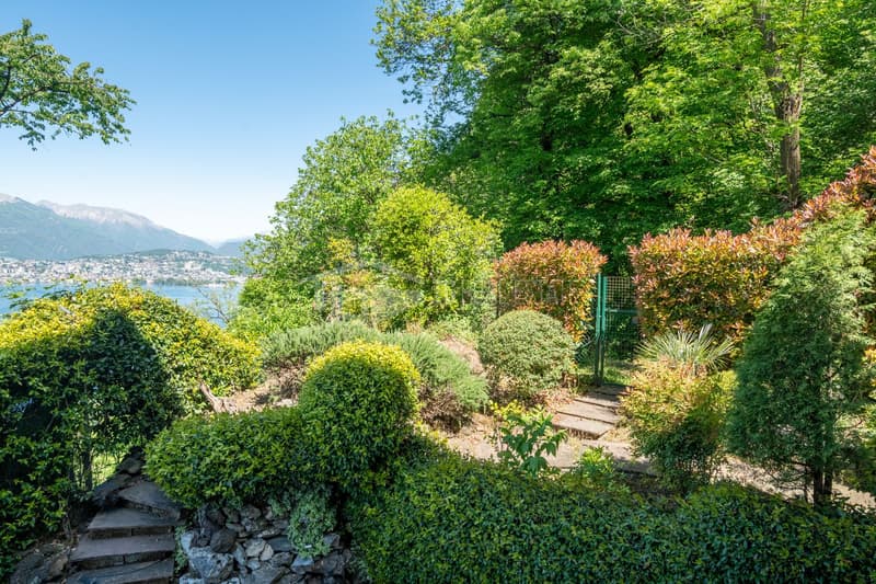 Elegante 190 m² Wohnung mit Seeblick und privatem Garten (10)