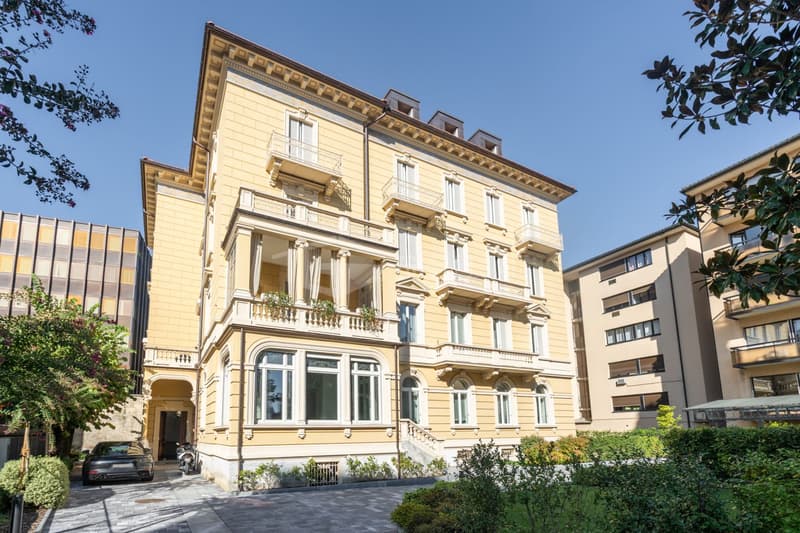 LUSSO E COMFORT : ATTICO 6.5 LOCALI CON VISTA PANORAMICA SU LUGANO (1)