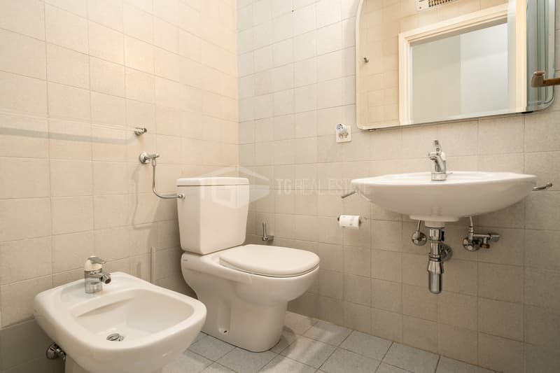Luminoso monolocale di 25 m² con vista lago (5)