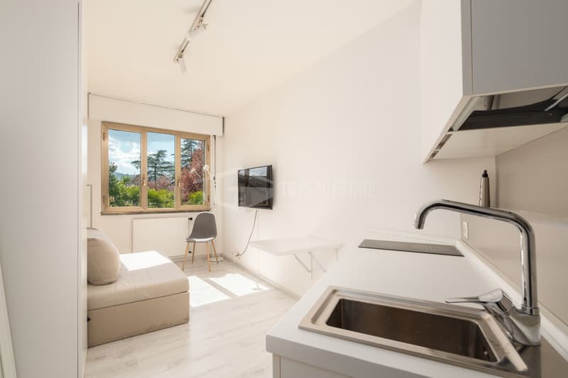 Luminoso monolocale di 25 m² con vista lago (2)