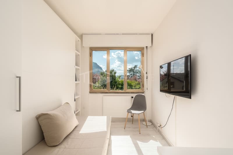 Luminoso monolocale di 25 m² con vista lago (1)