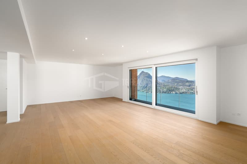 MAGNIFICENT VILLA WITH GARDEN AND LAKE VIEW (3)