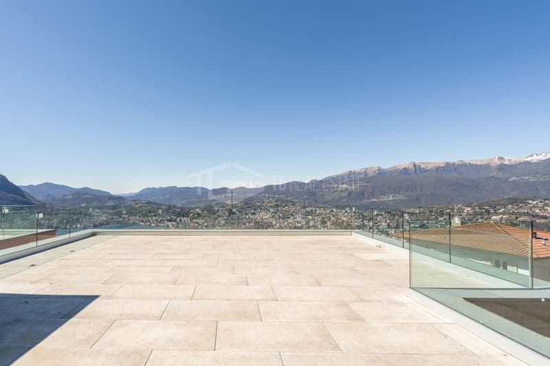 WUNDERSCHÖNE VILLA MIT GARTEN UND SEEBLICK (20)