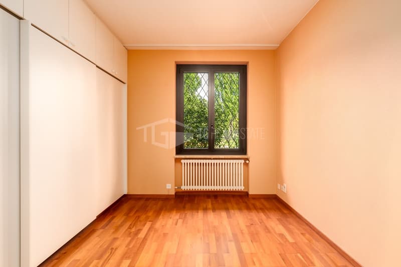5,5-ZIMMER-HAUS MIT GARTEN, SCHWIMMBAD UND NEBENGEBÄUDE (14)