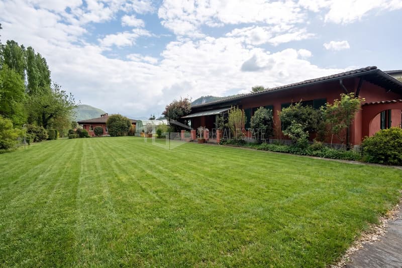 5,5-ZIMMER-HAUS MIT GARTEN, SCHWIMMBAD UND NEBENGEBÄUDE (1)