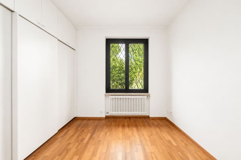 5,5-ZIMMER-HAUS MIT GARTEN, SCHWIMMBAD UND NEBENGEBÄUDE (9)